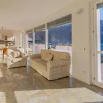 Casa Bianca - *