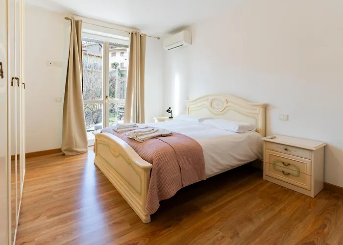 Casa Bianca - *
