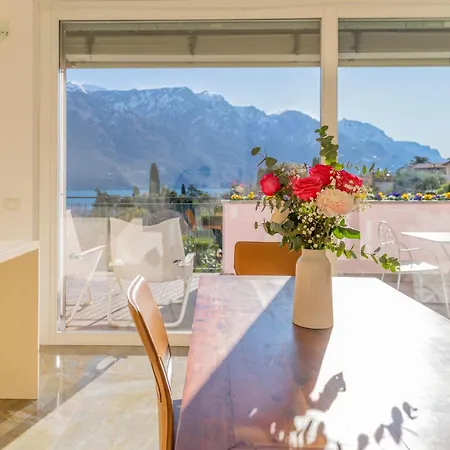 Casa Bianca - *